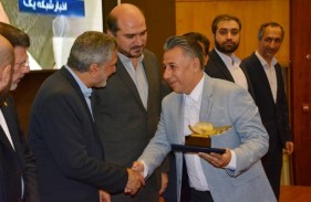Ava Communication Industries Receives Golden Statue of Tehran Top Entrepreneurs